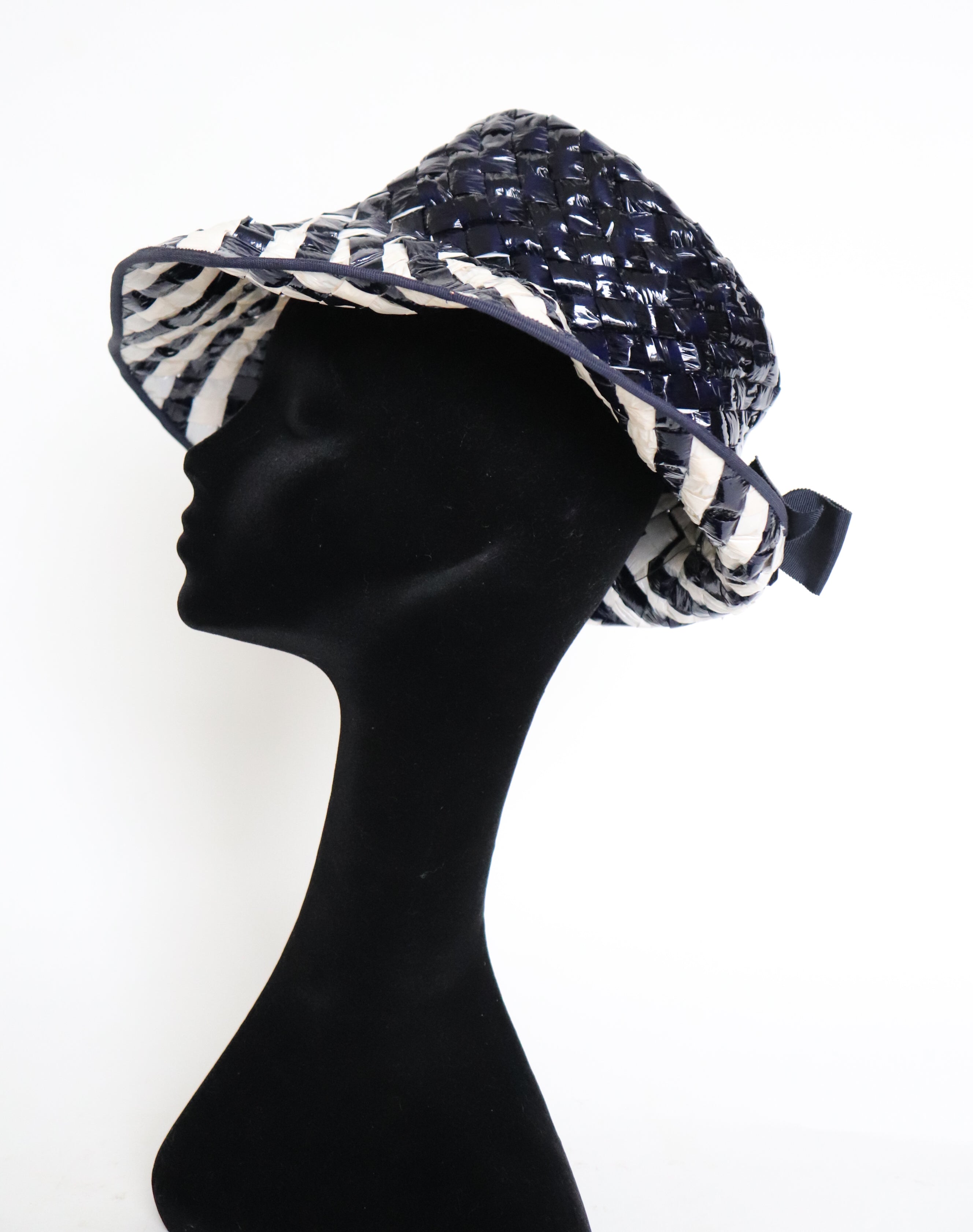 Vintage 1960s Wide Brim Hat  - Blue / White Woven FAUX RAFFIA - X Large