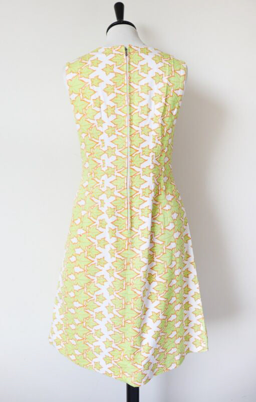 1960s Vintage Shift Dress - Fitted - Green Ivy Print - XS / UK 8