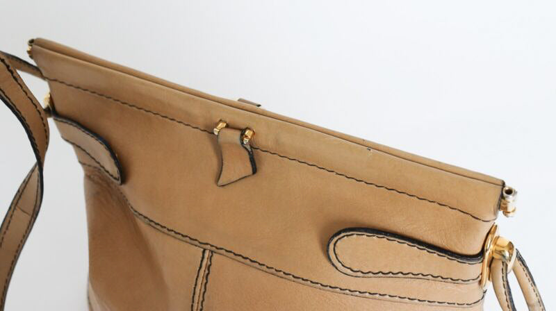Vintage 1980s Shoulder Bag - Light Beige Tan Leather - Lara’s - M / L