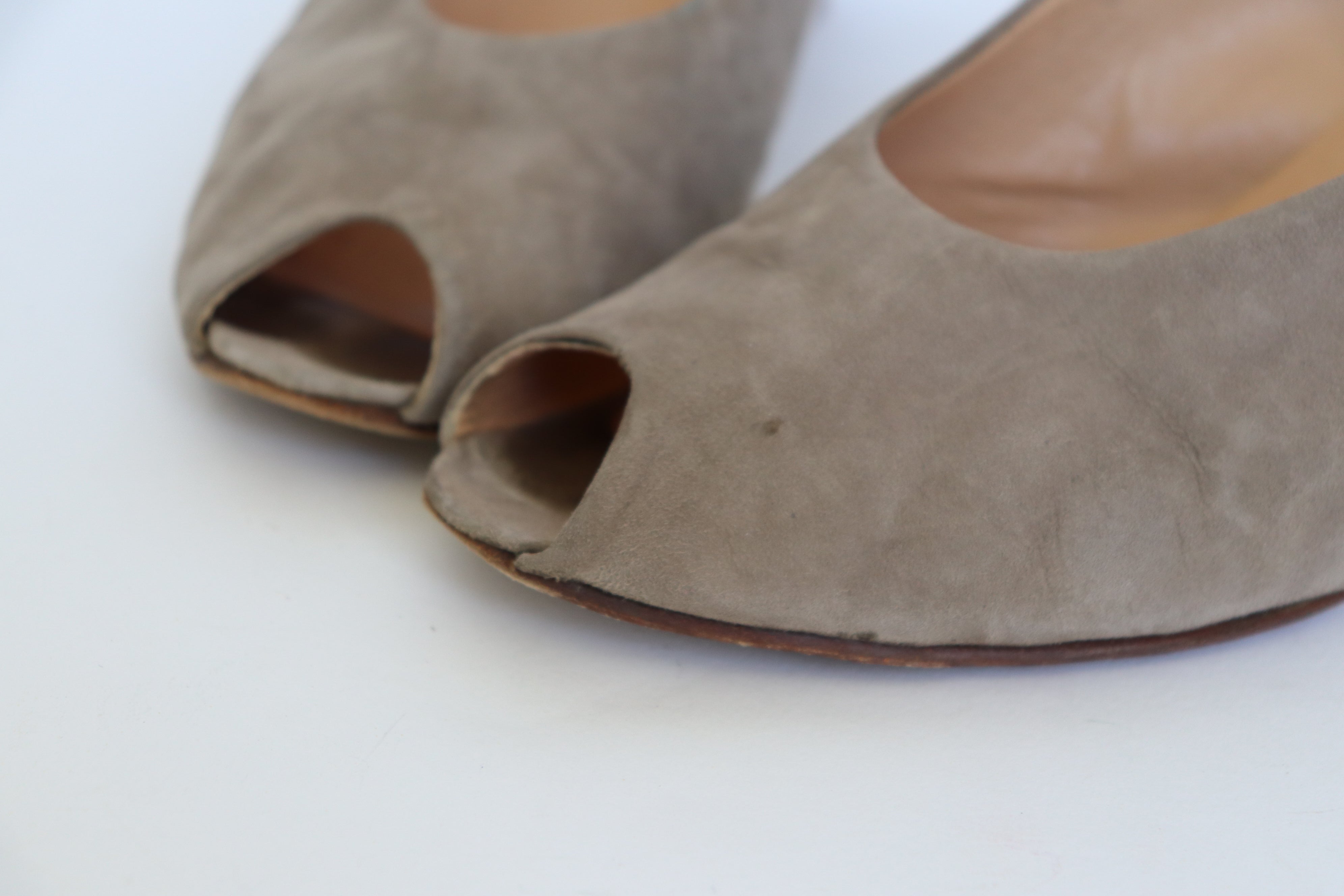 Roberto Vianni  Beige Suede Shoes - 1940s Style Block Heel -  40.5 / UK 7.5