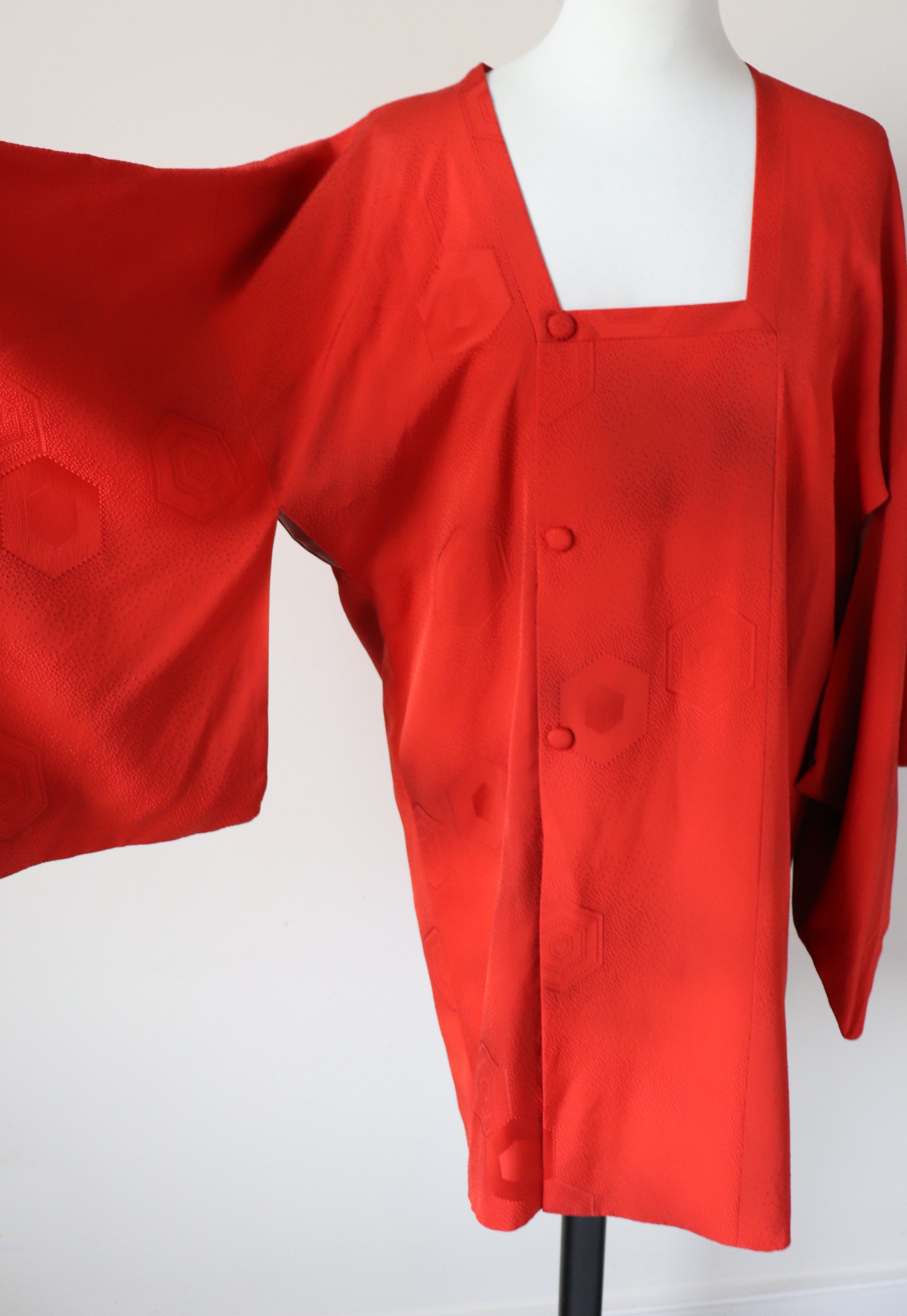Red 100% Silk Japanese Haori Kimono - Double Breasted - Fit  L  - UK 14