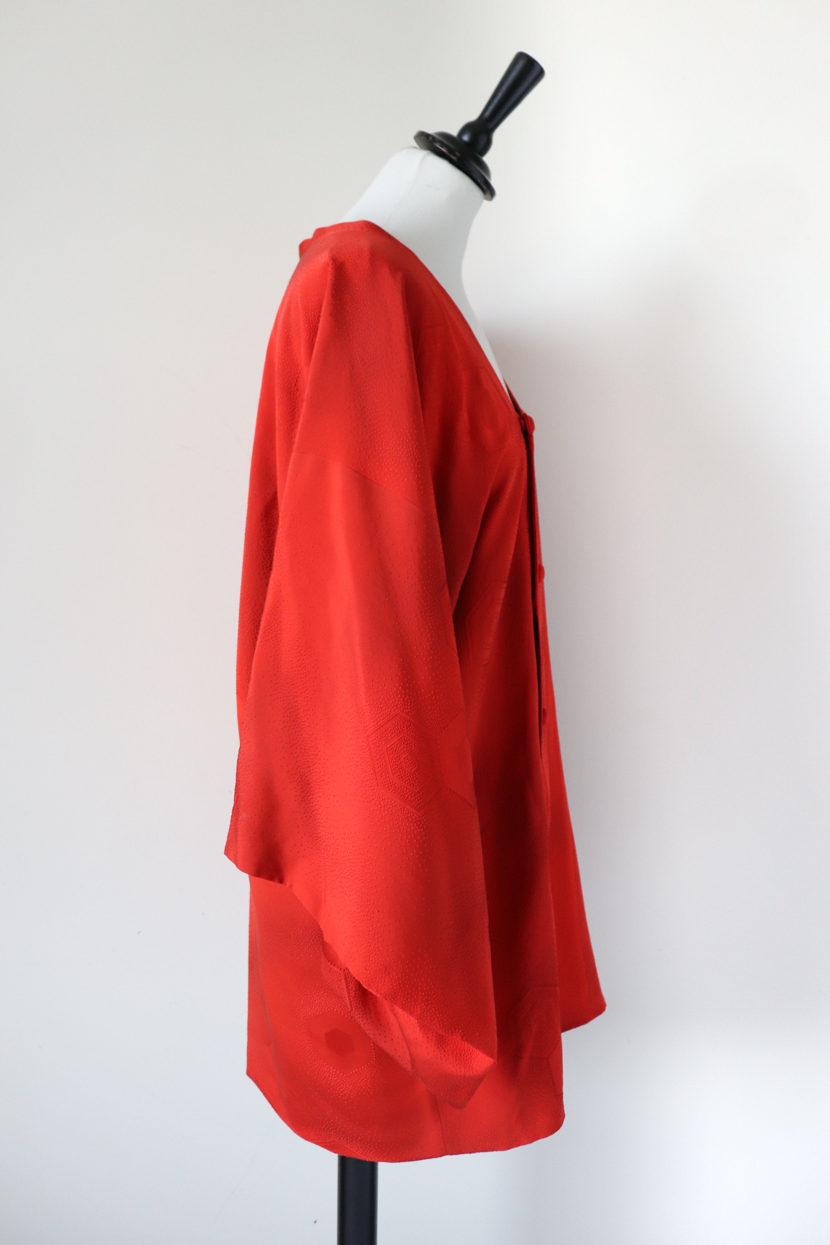 Red 100% Silk Japanese Haori Kimono - Double Breasted - Fit  L  - UK 14