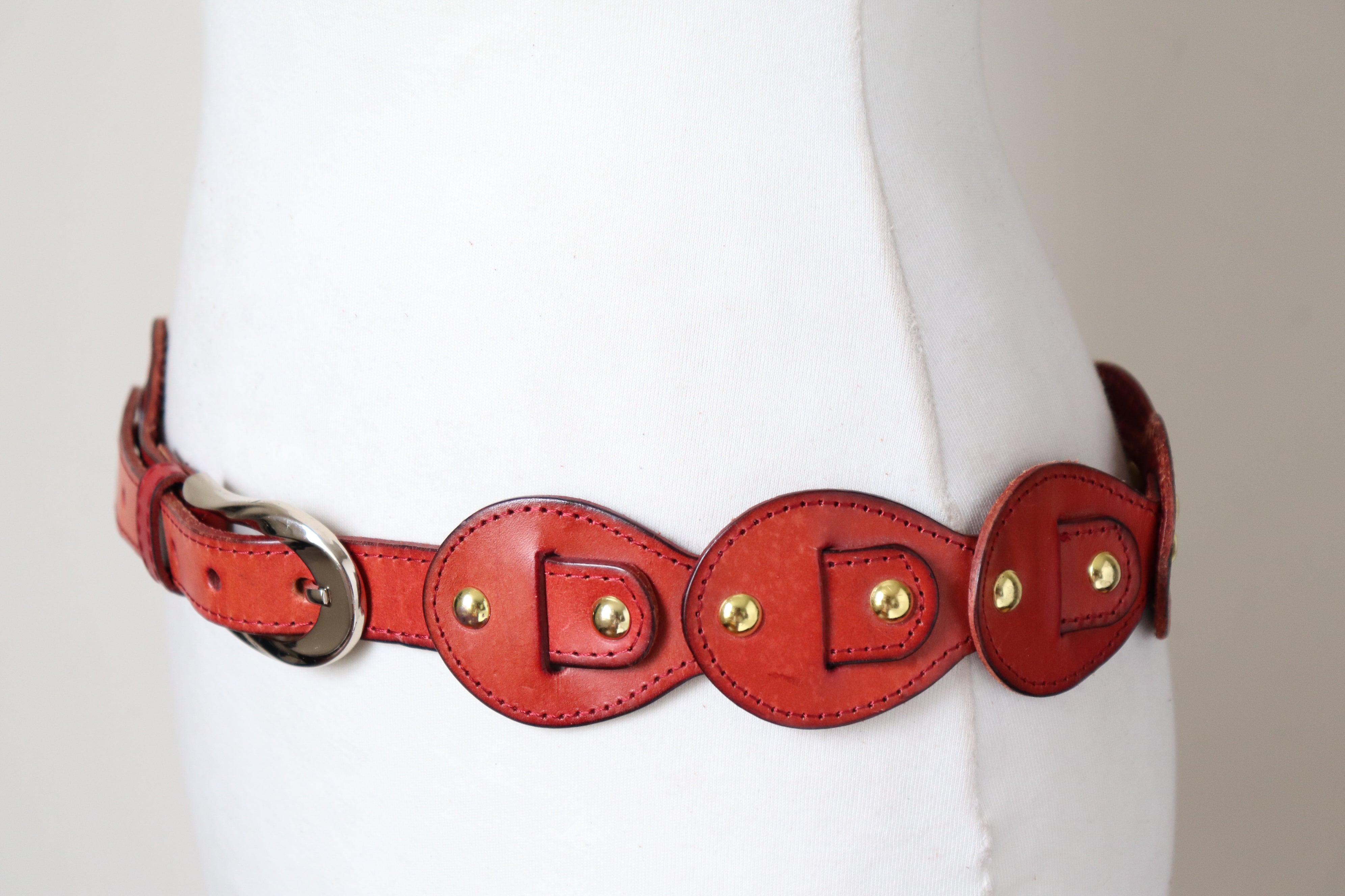 Leather Loop Belt - Vintage Boho - Red Tan Brown  Leather - M / L