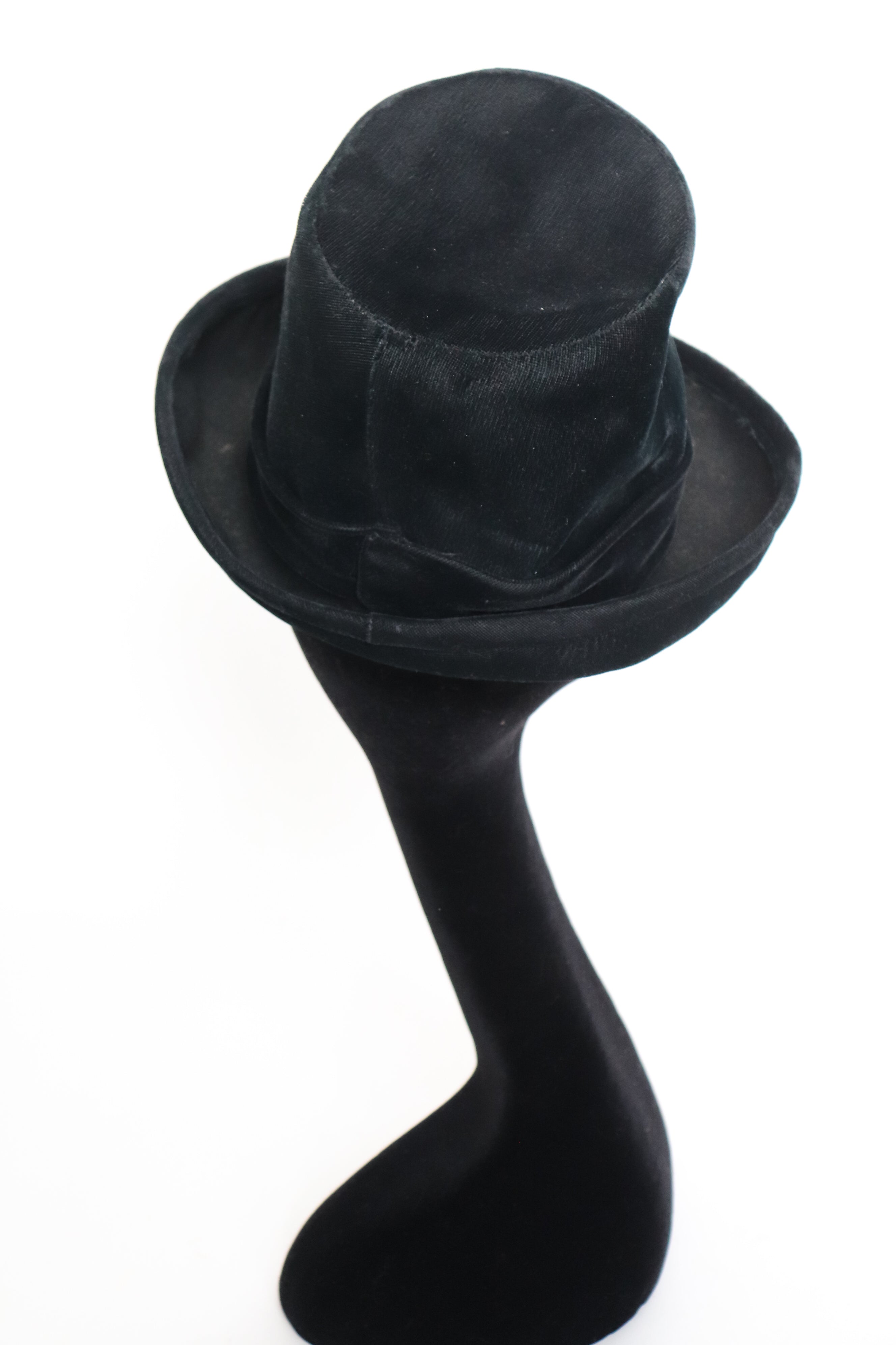 Vintage 1960s Black Pilgrim Hat  - Velvet - Rare Find -  Small