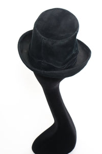 Vintage 1960s Black Pilgrim Hat  - Velvet - Rare Find -  Small