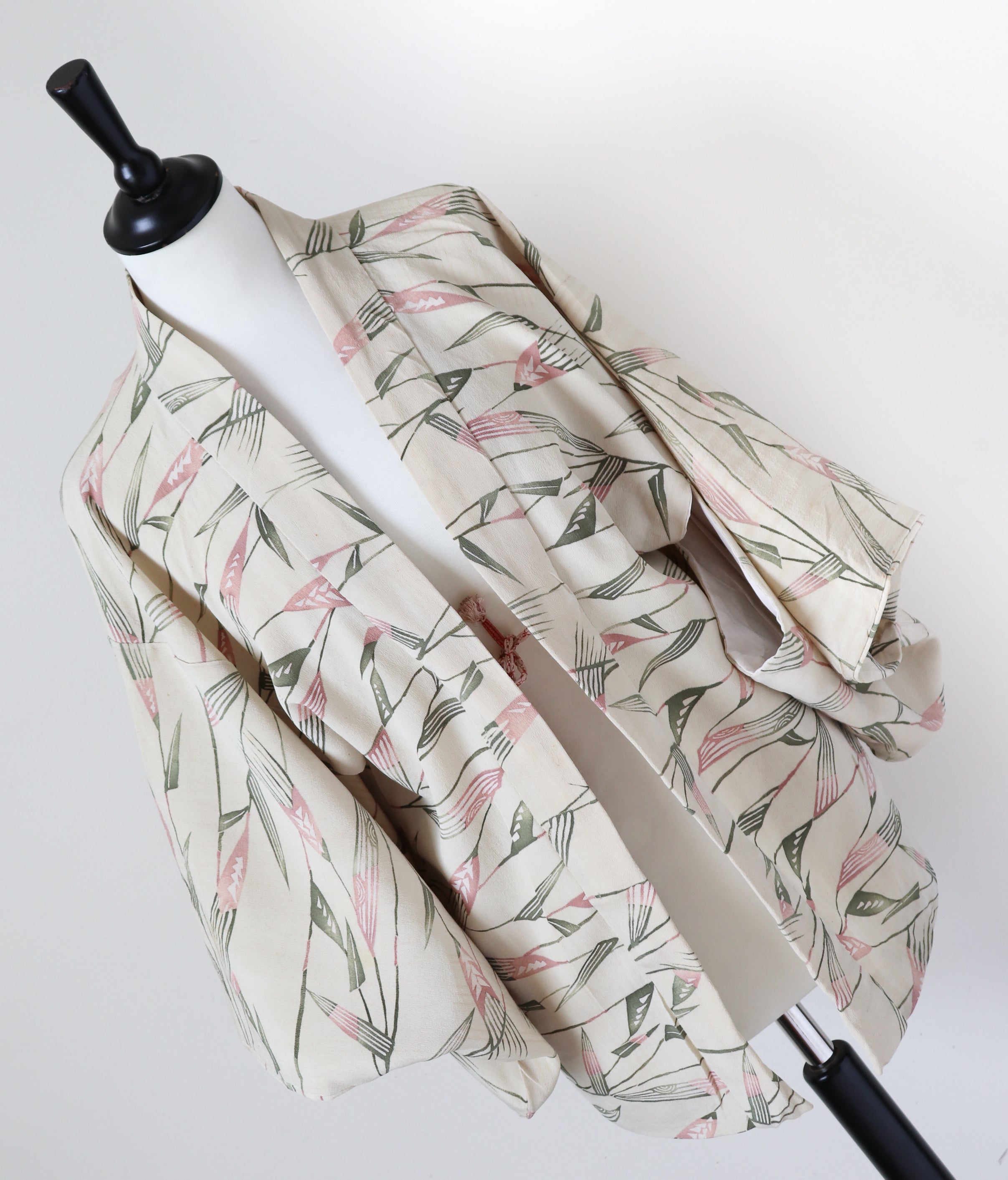 Japanese Handmade Silk Kimono - Cream  / Leaf Print - Fit S / M - UK 10 / 12
