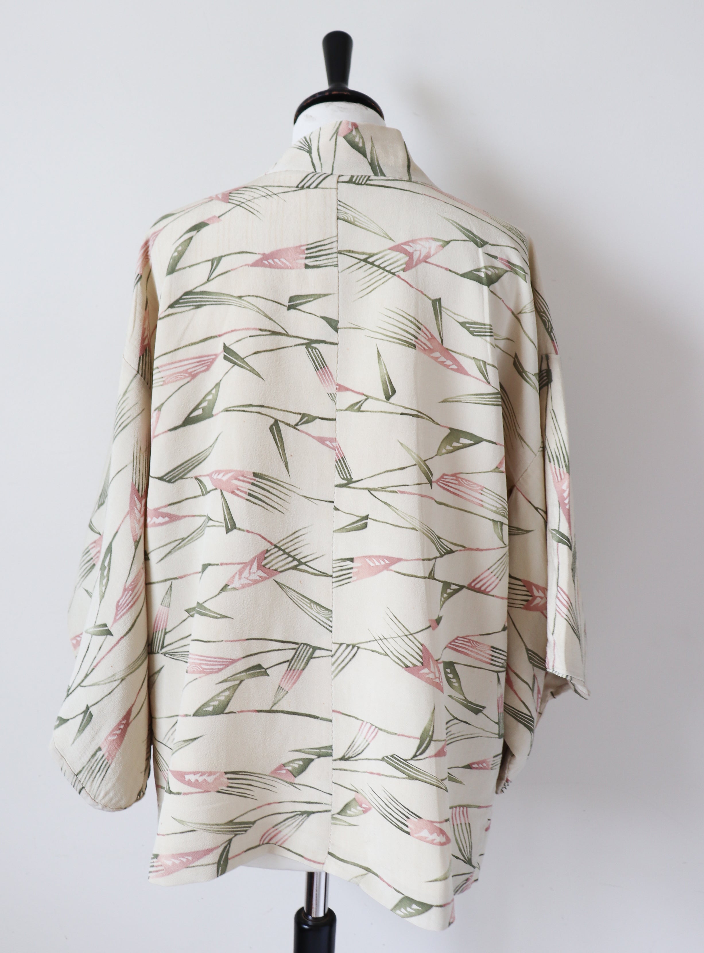 Japanese Handmade Silk Kimono - Cream  / Leaf Print - Fit S / M - UK 10 / 12