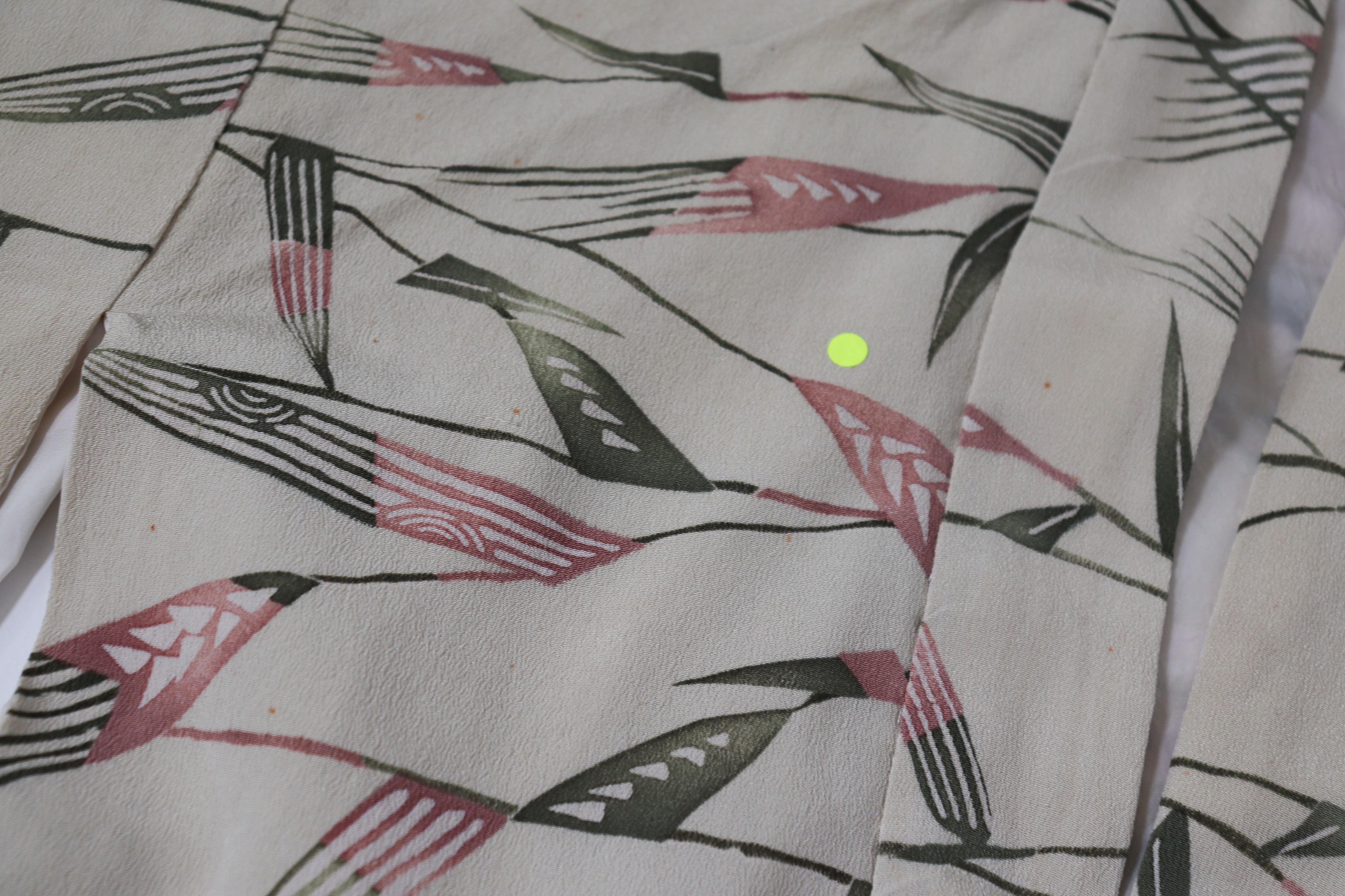 Japanese Handmade Silk Kimono - Cream  / Leaf Print - Fit S / M - UK 10 / 12