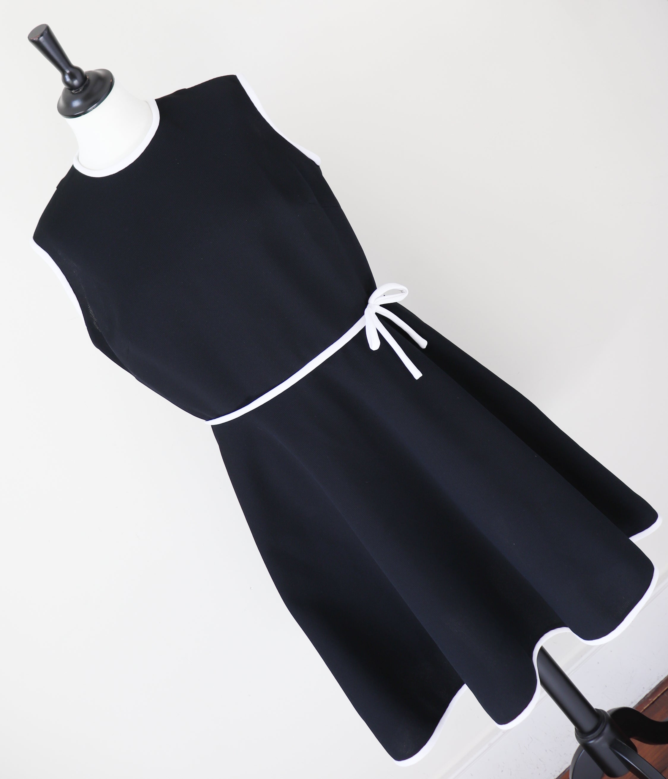 1960s Vintage Mod Dress - Tom Jones of Mayfair - Black / White - Fit L / UK 14