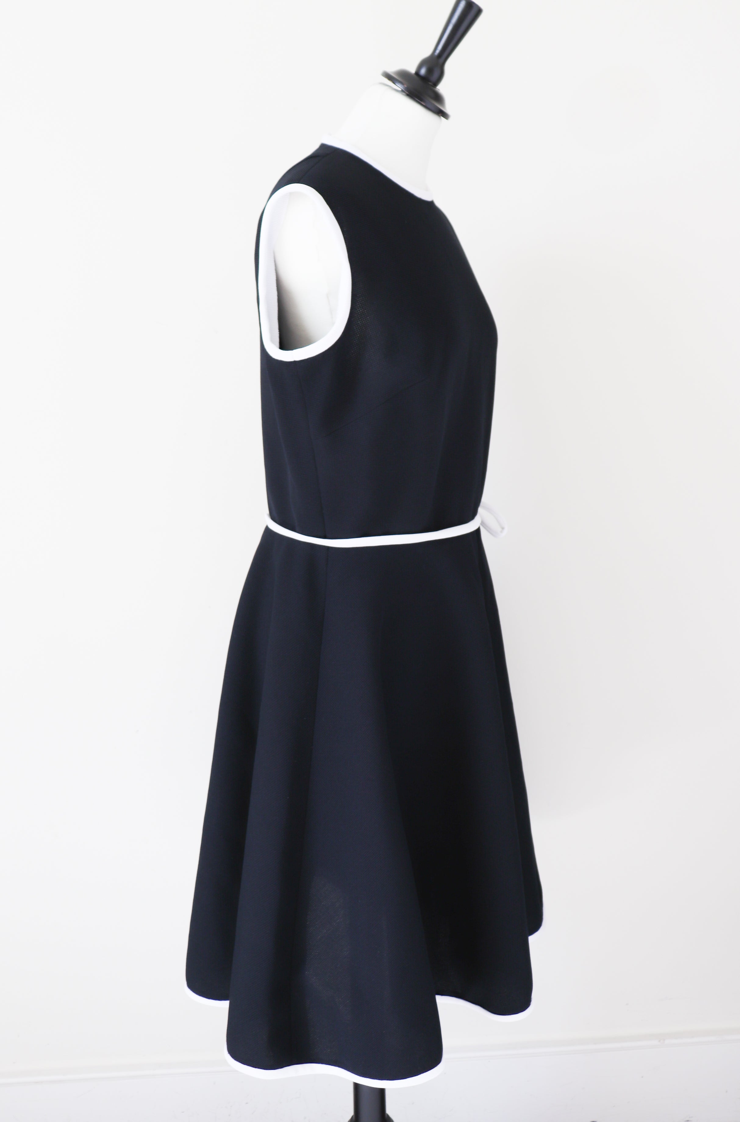 1960s Vintage Mod Dress - Tom Jones of Mayfair - Black / White - Fit L / UK 14