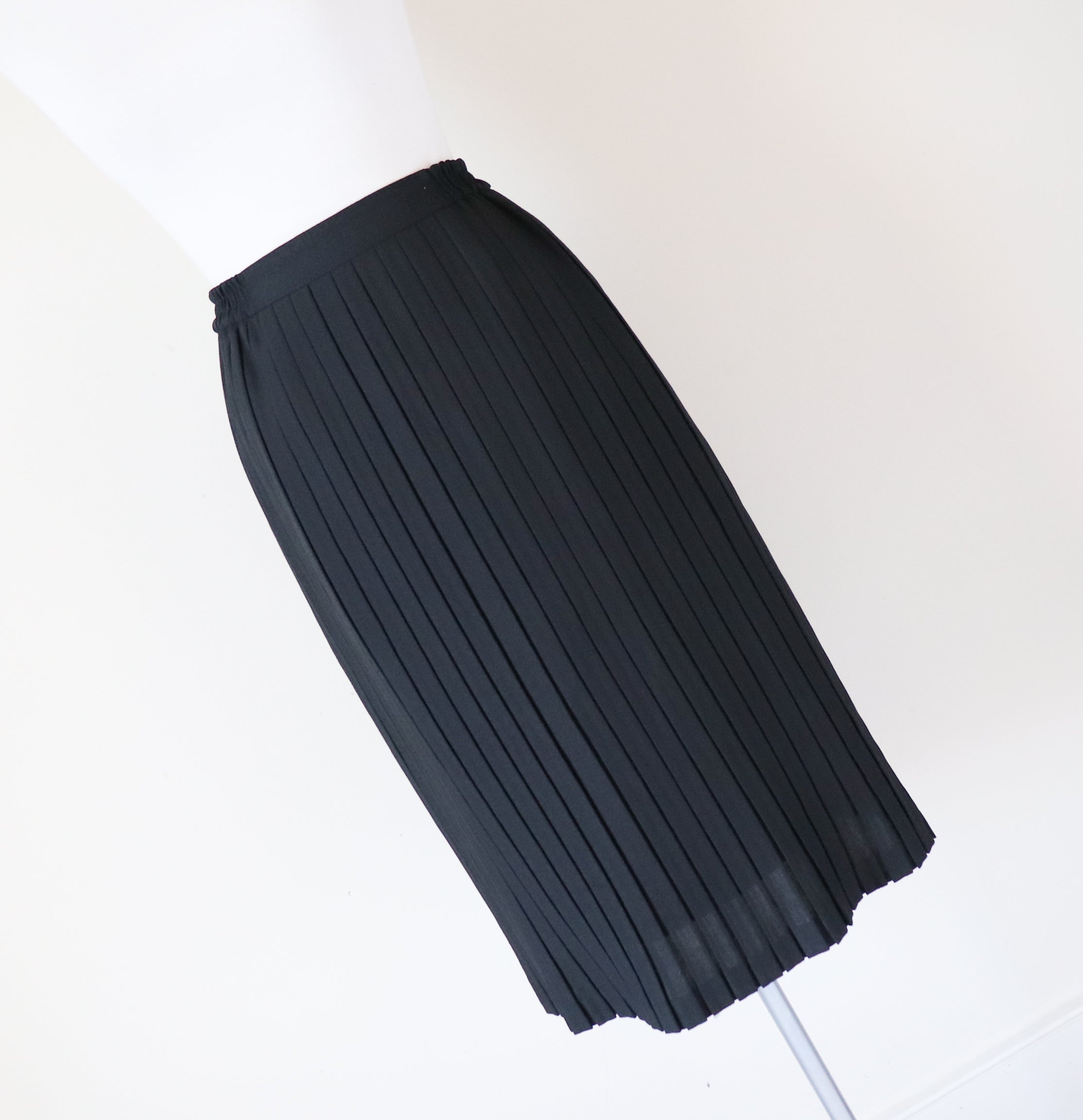 Black Pleated Vintage Skirt - Elastic Waist - S / UK 10