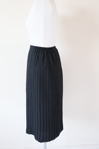 Black Pleated Vintage Skirt - Elastic Waist - S / UK 10