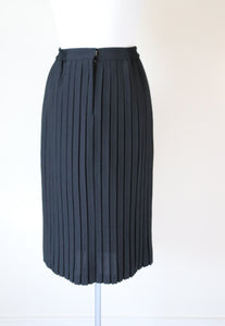 Black Pleated Vintage Skirt - Elastic Waist - S / UK 10