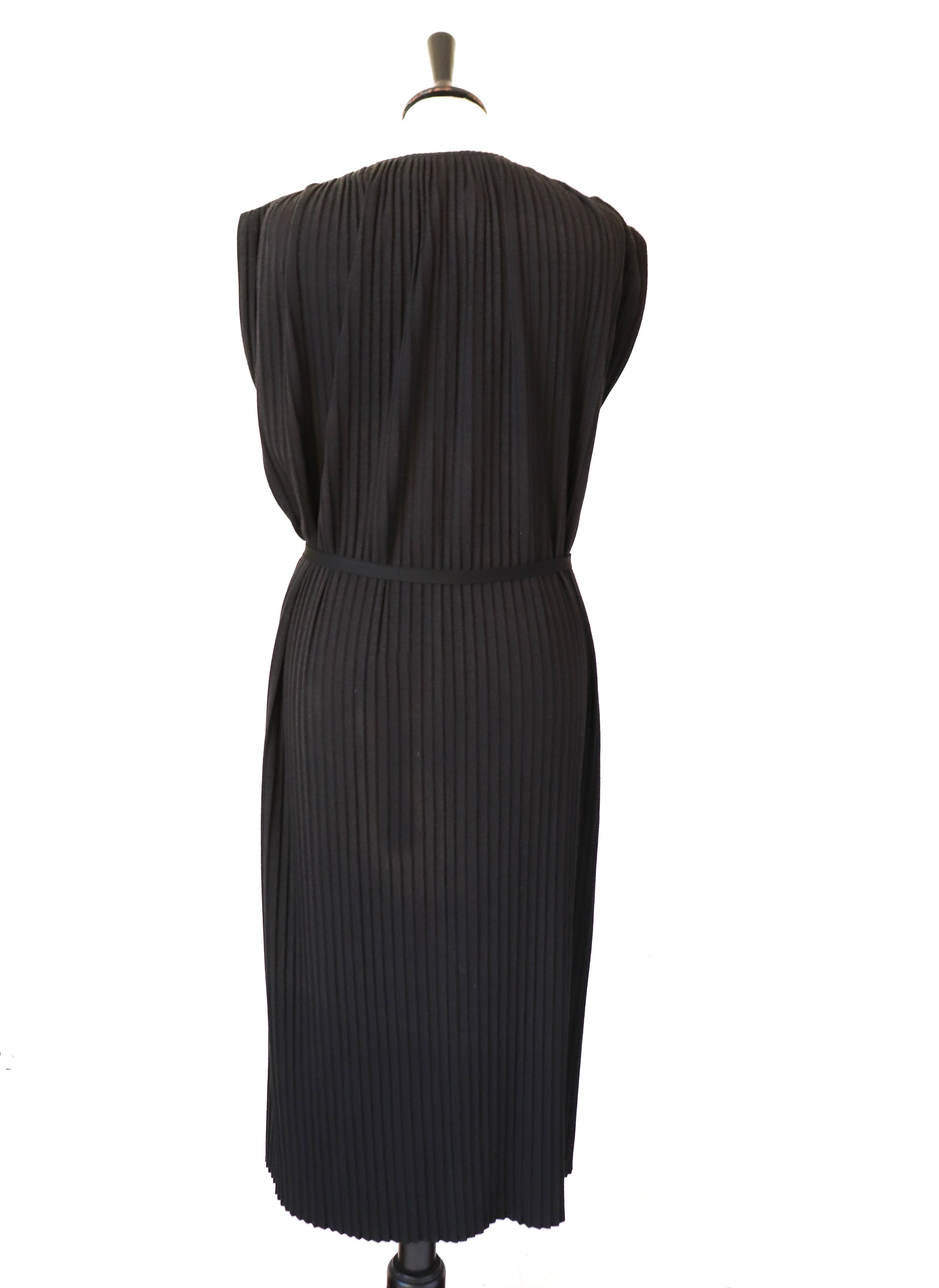 Black Pleated Vintage Dress - Mr Reginald - Loose / Belted - Fit L / UK 14