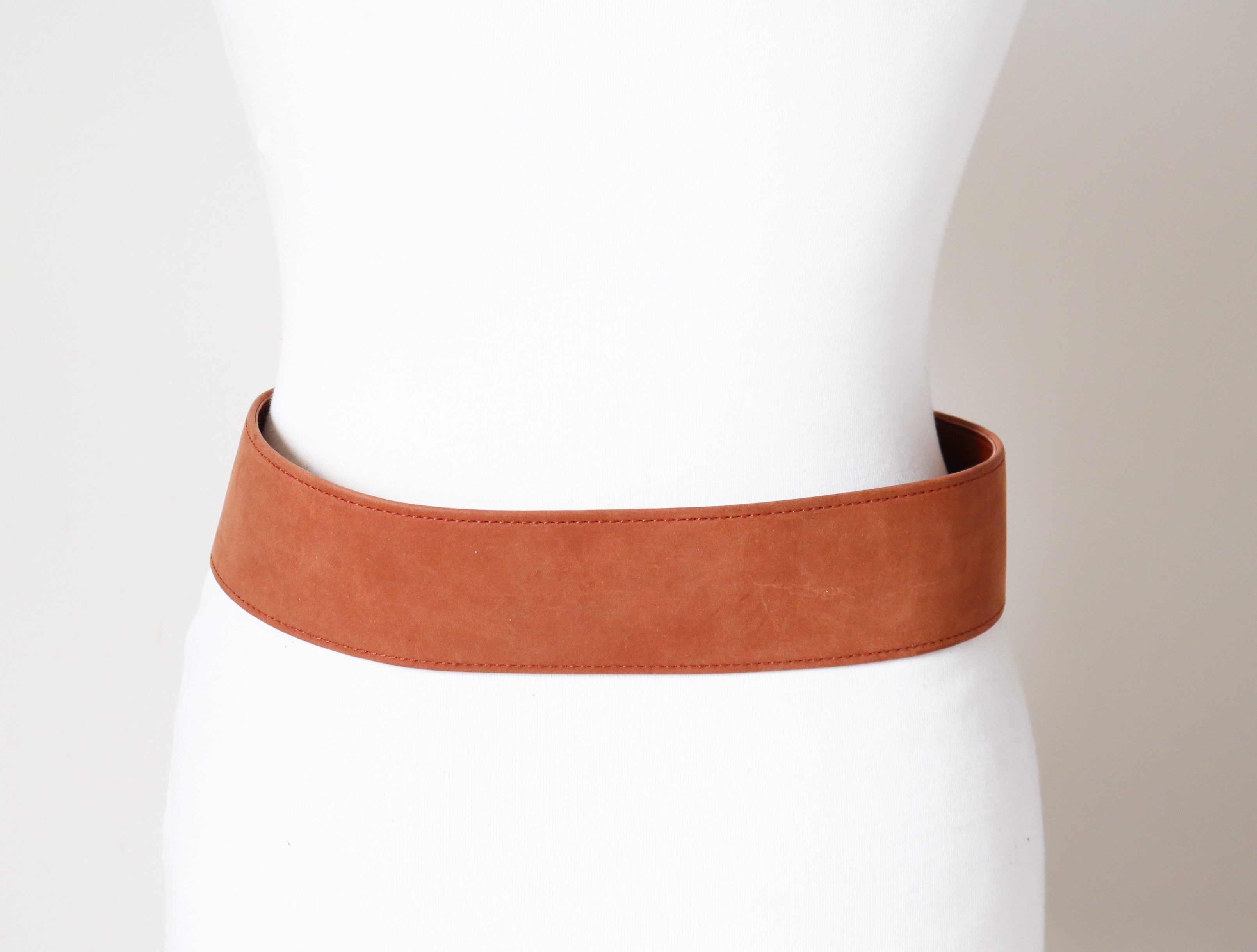 Wide Tan Leather Studded Belt - Mondi 1980s Vintage - Small