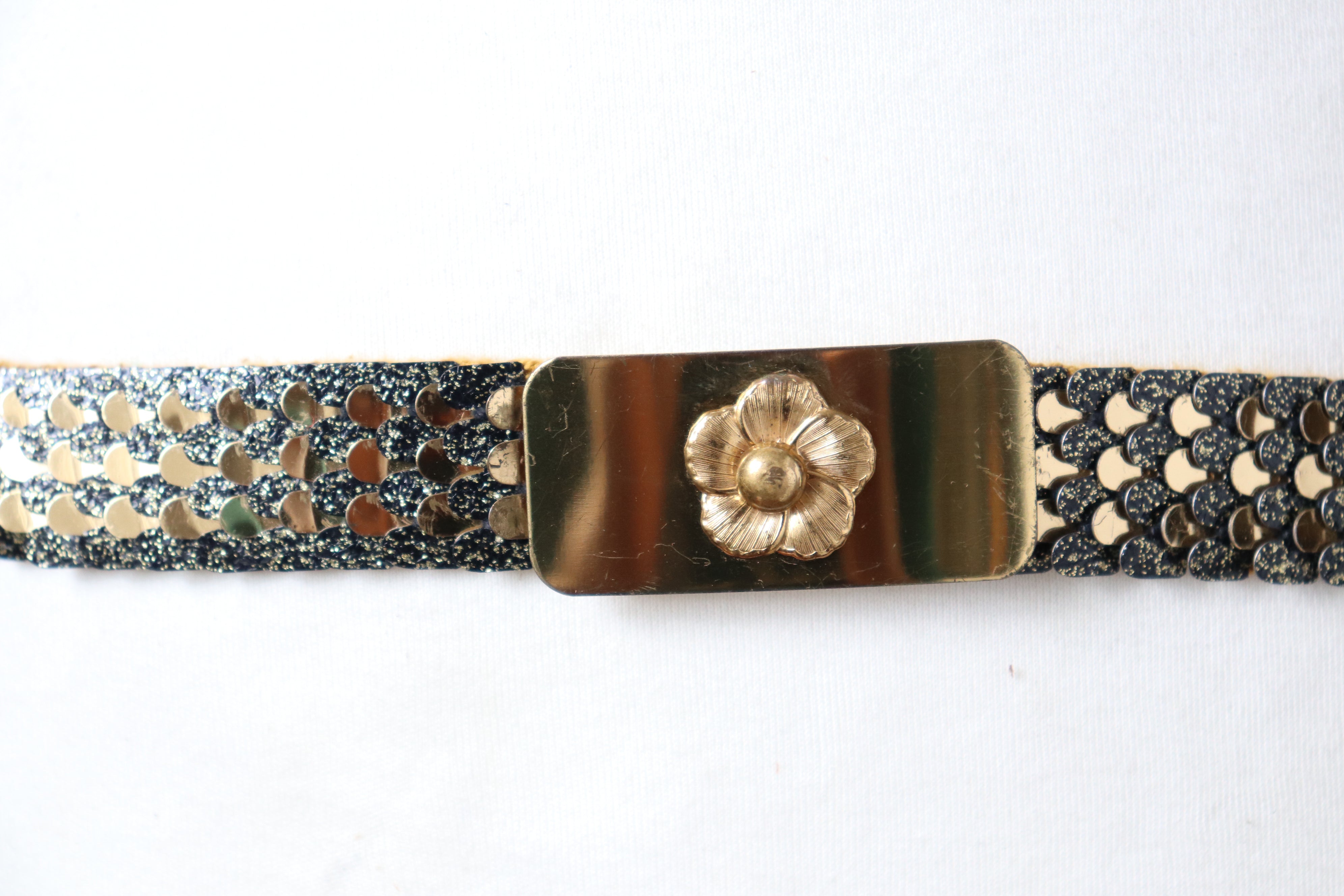 Vintage Gold Tone / Fish Scale Belt - Stretchy - 1980s -  Medium / One Size