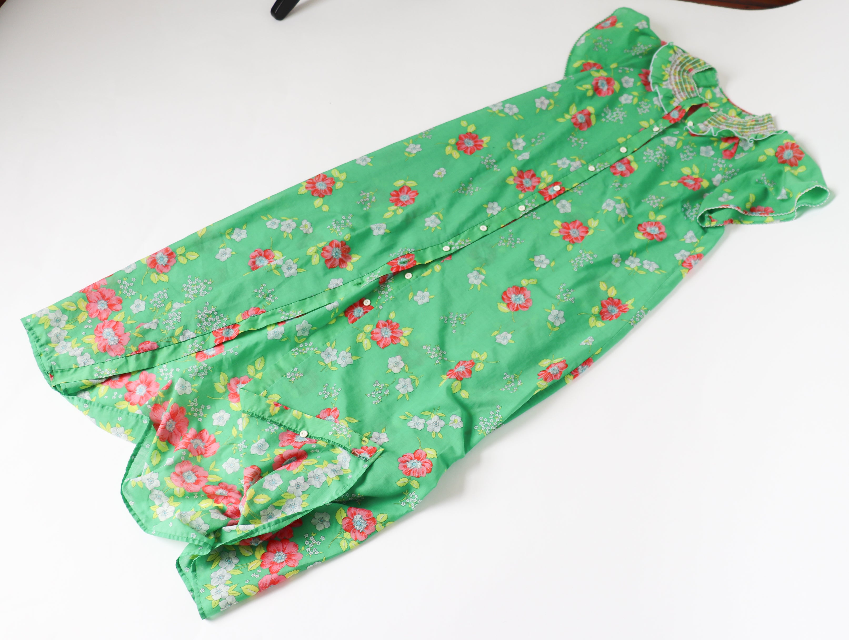 1970s  St Michael Vintage M&S Night Dress - Green Floral - Fit  M / UK 12