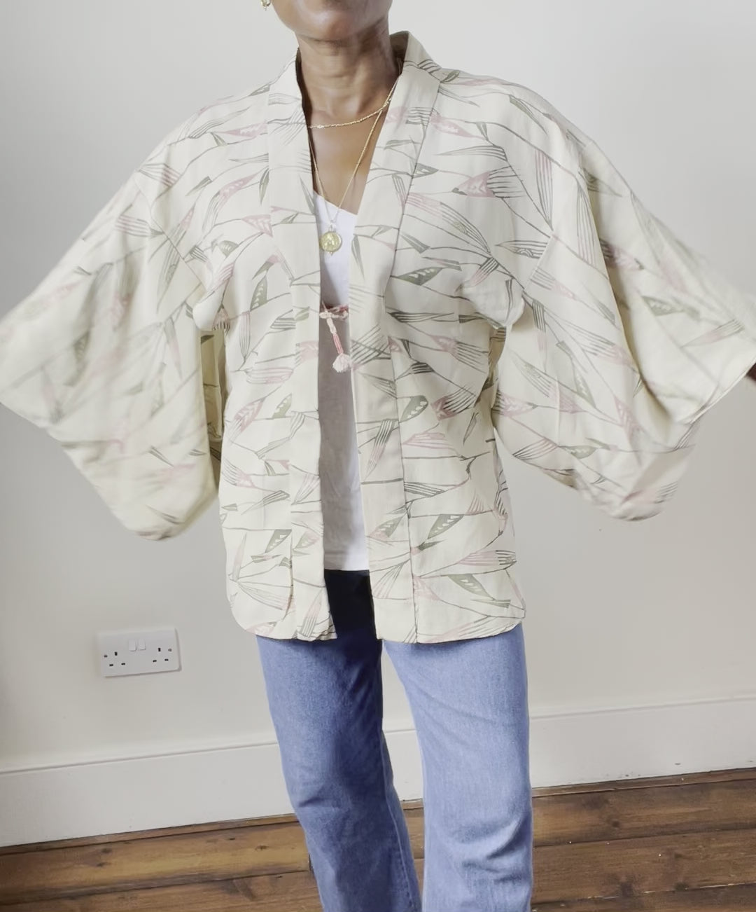 Japanese Handmade Silk Kimono - Cream  / Leaf Print - Fit S / M - UK 10 / 12