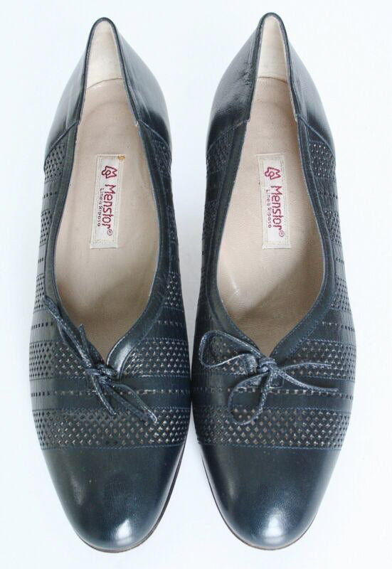 Vintage Shoes - 1980s - Queen Mother Style - Blue leather - Menstor - Fit UK 6.5 / 7