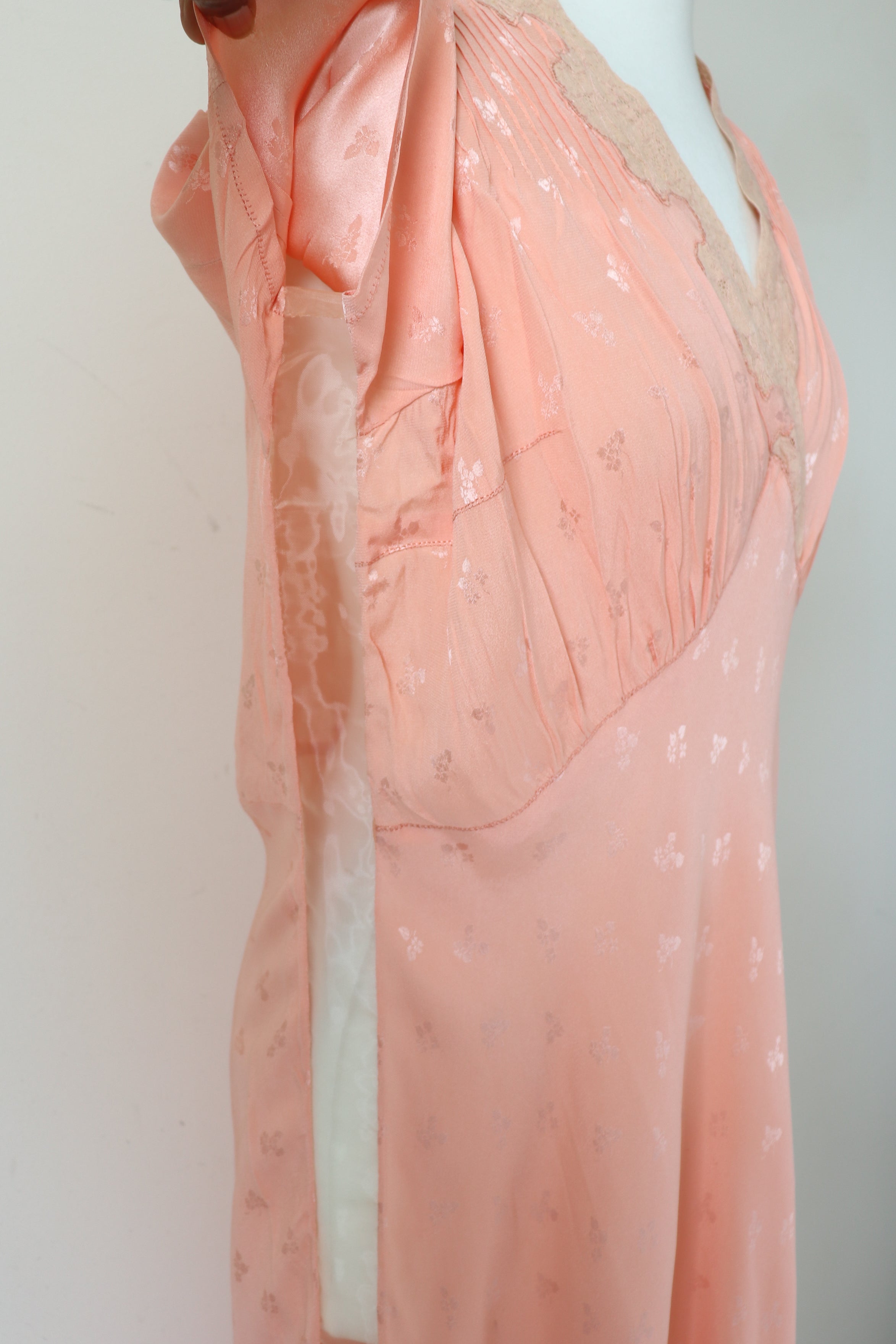 Vintage 1940s / 1950s Maxi Nightdress / Evening Dress - Salmon Pink - M / UK 12