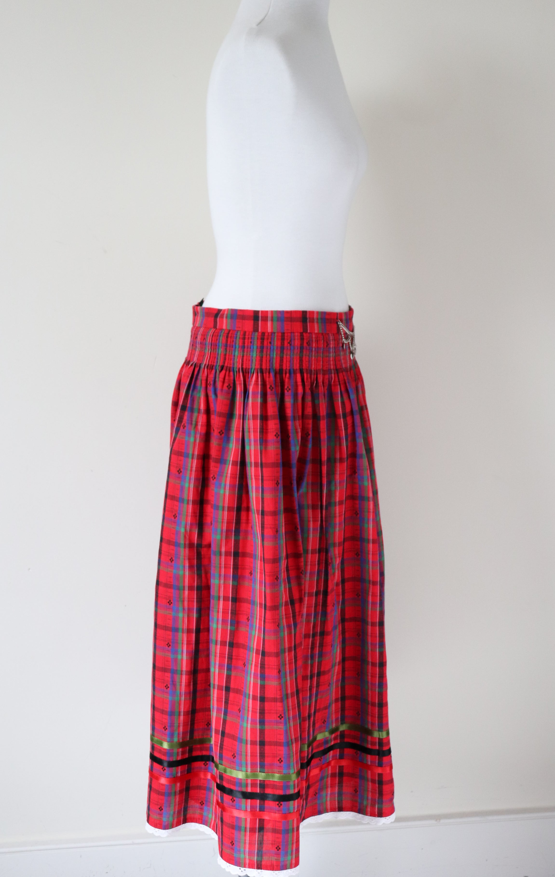 Red Alpen Trachten  C&A Vintage Peasant Tirol Skirt - Plaid Cotton - Oktoberfest M / UK 12