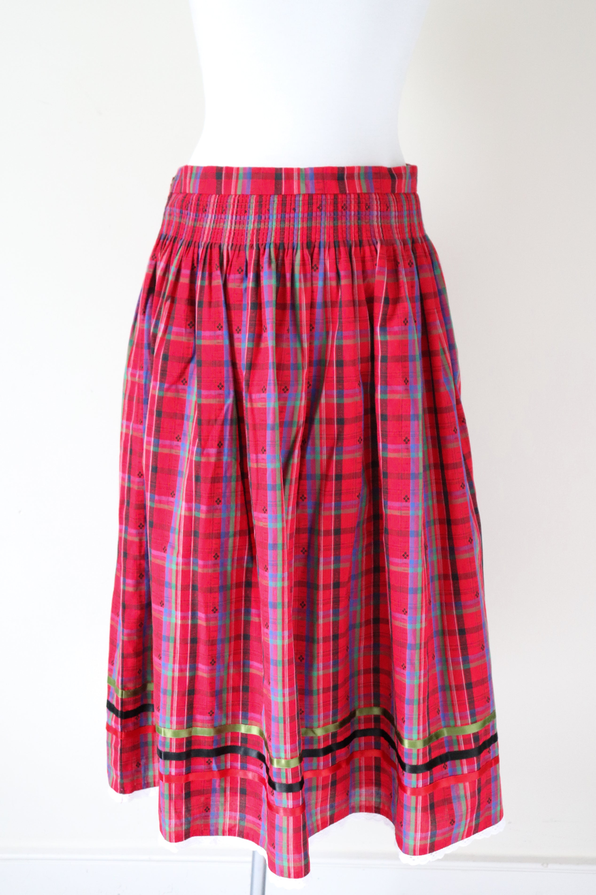 Red Alpen Trachten  C&A Vintage Peasant Tirol Skirt - Plaid Cotton - Oktoberfest M / UK 12