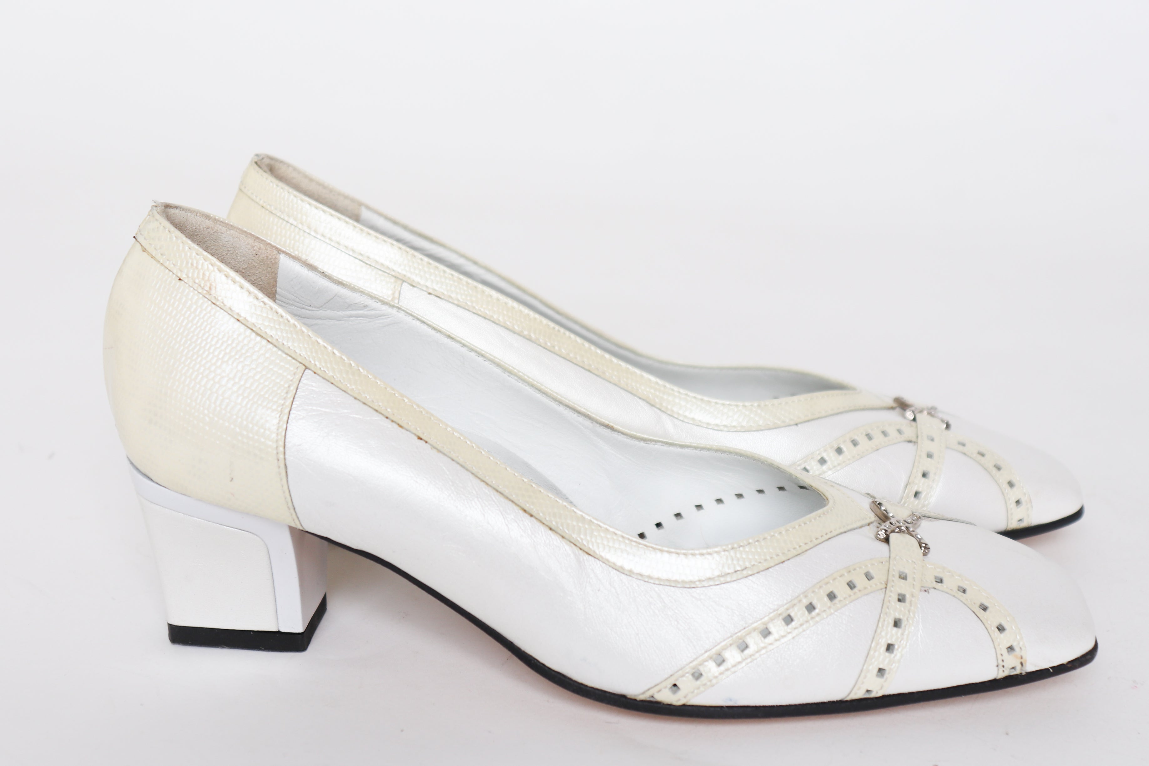 Queen Mother Shoes - Vintage White Leather Block Heel - Confort - 38 / UK 5 Narrow