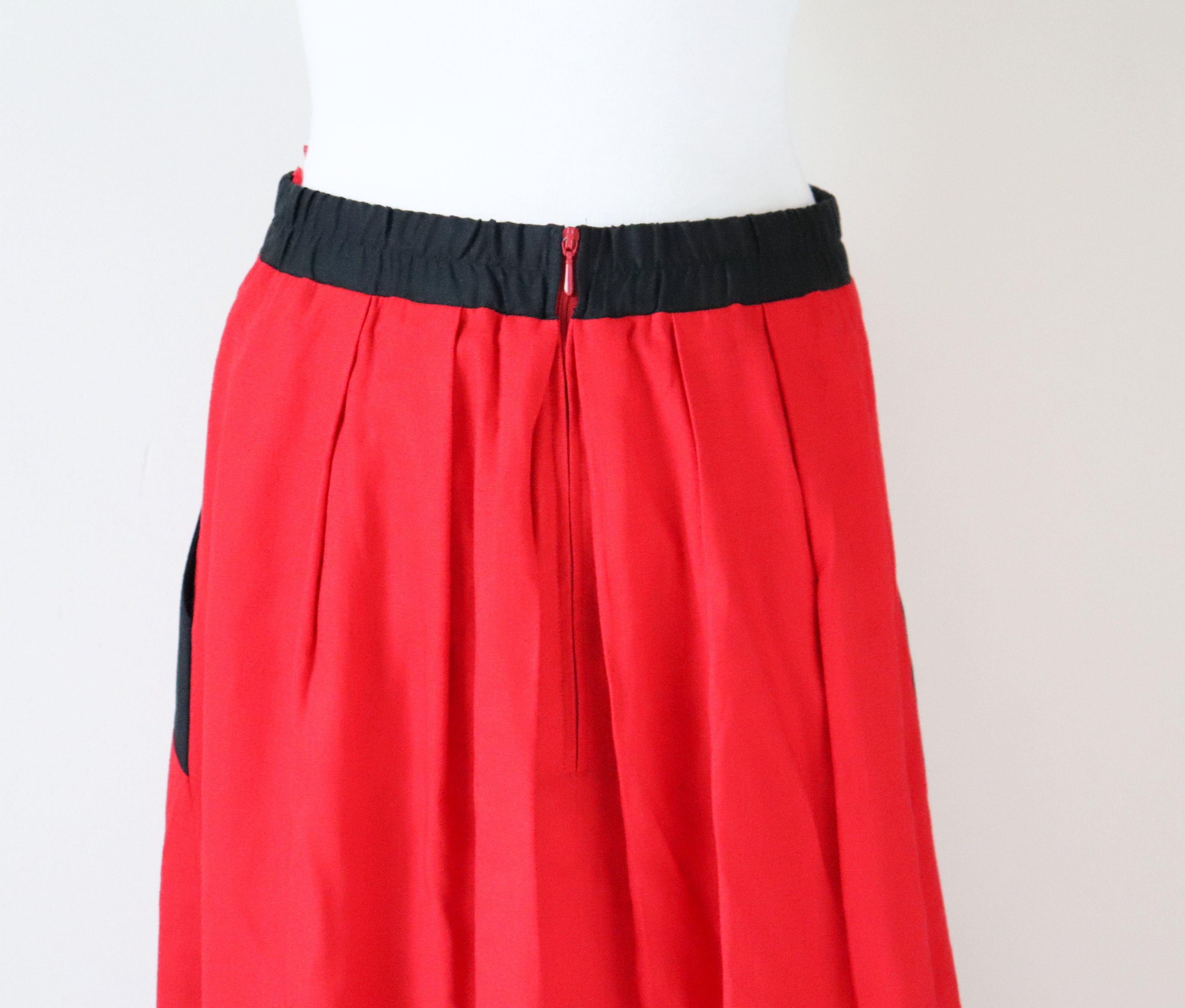 Vintage Red / Black Flared Midi Skirt -  1980s - Stretchy Waist - M / UK 12