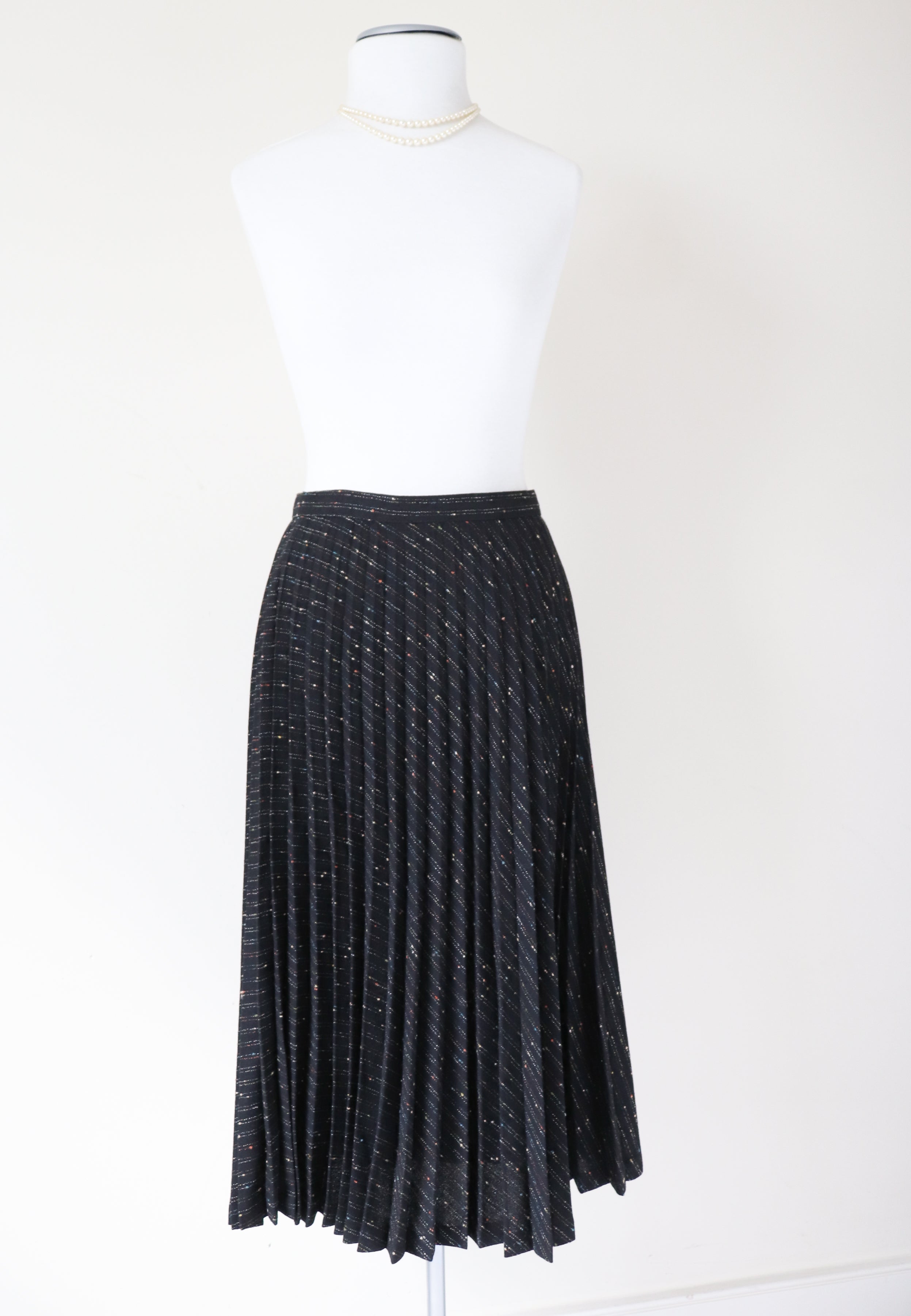 Black Pleated 1980s Vintage Skirt - Flecked Wool Blend - M / UK 12