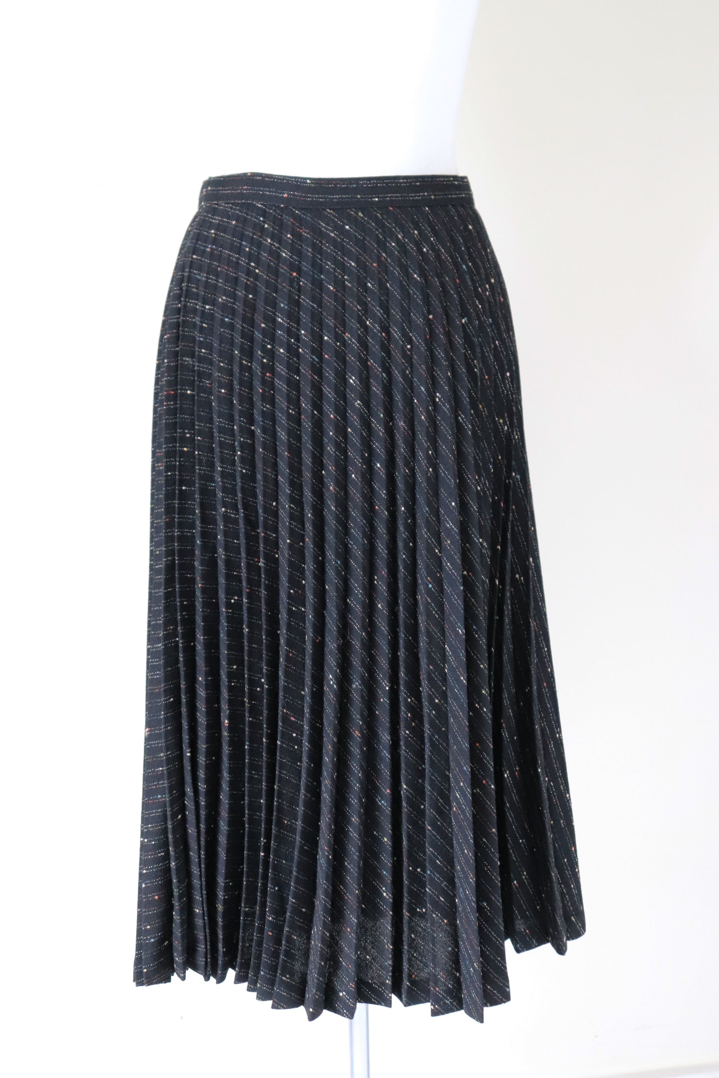 Black Pleated 1980s Vintage Skirt - Flecked Wool Blend - M / UK 12
