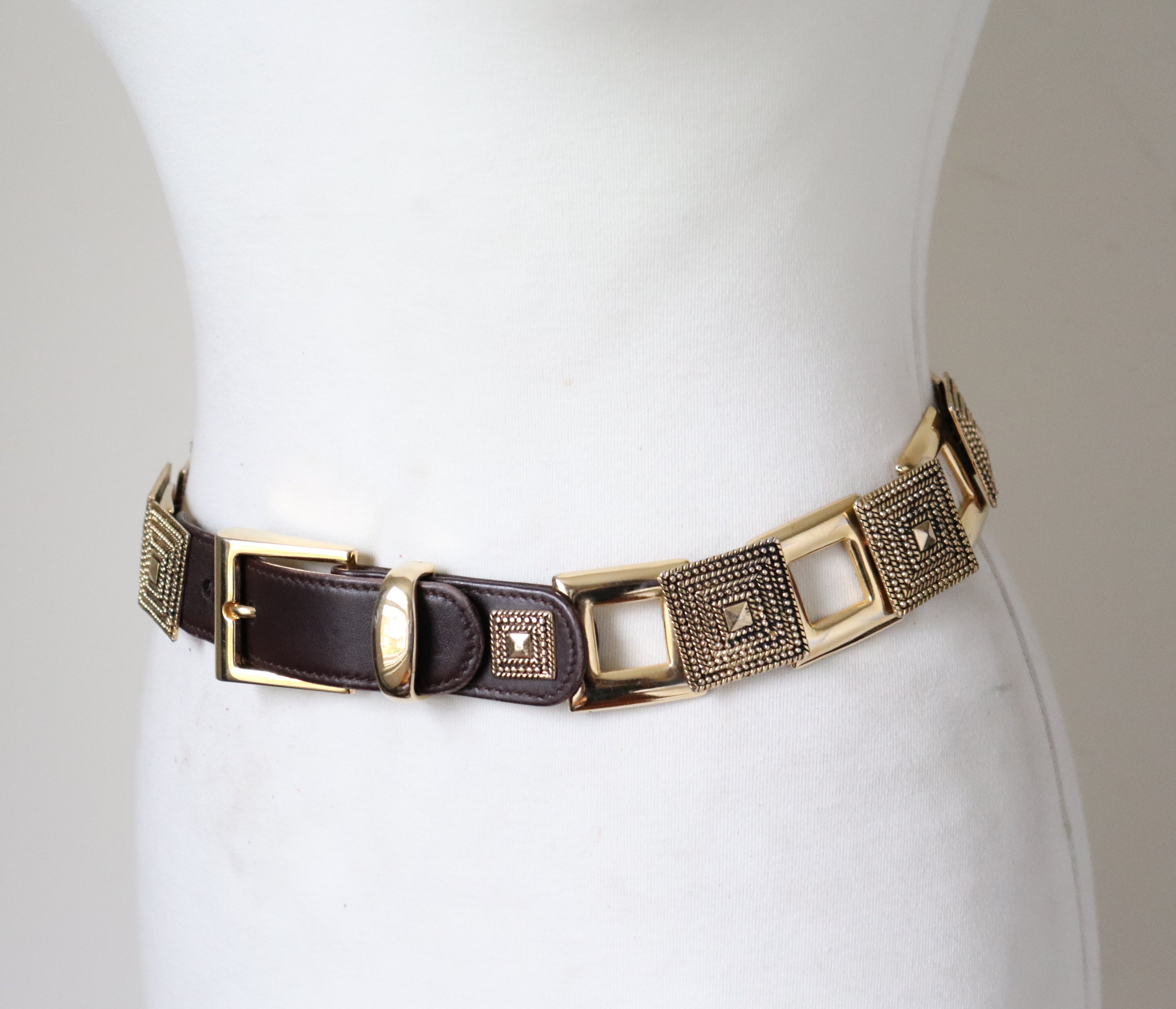 Vintage 1980s Brown Leather and Metal Chain Belt ( Gold Tone ) - X Small