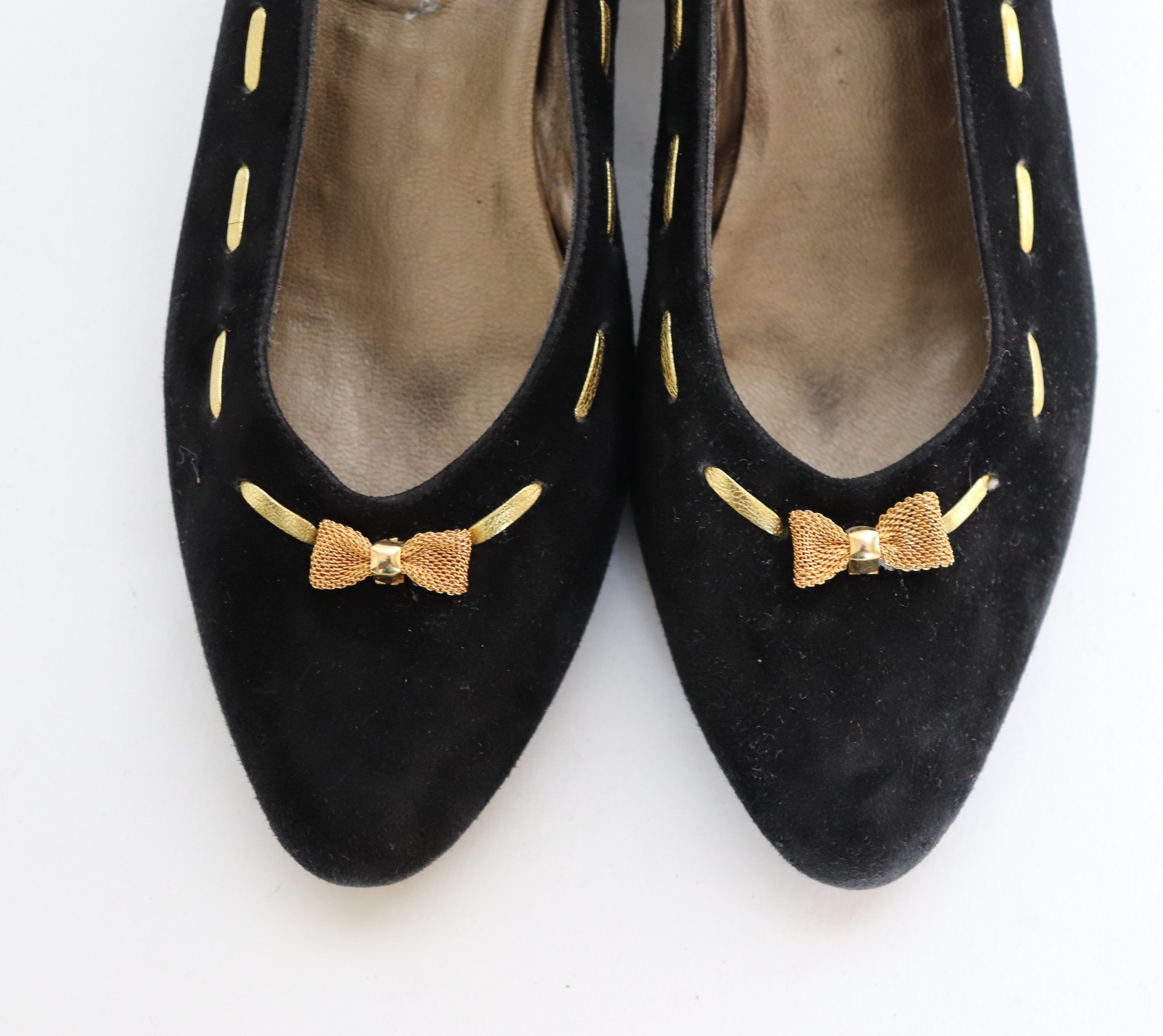Vintage Bow Pumps - Black / Gold Suede Leather - Narrow 38 / UK 5
