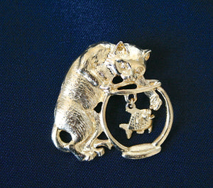 80s gilt metal 'Cat & Goldfish' vintage brooch