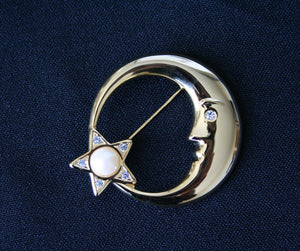 80s 'moon & pearl star' gilt vintage brooch