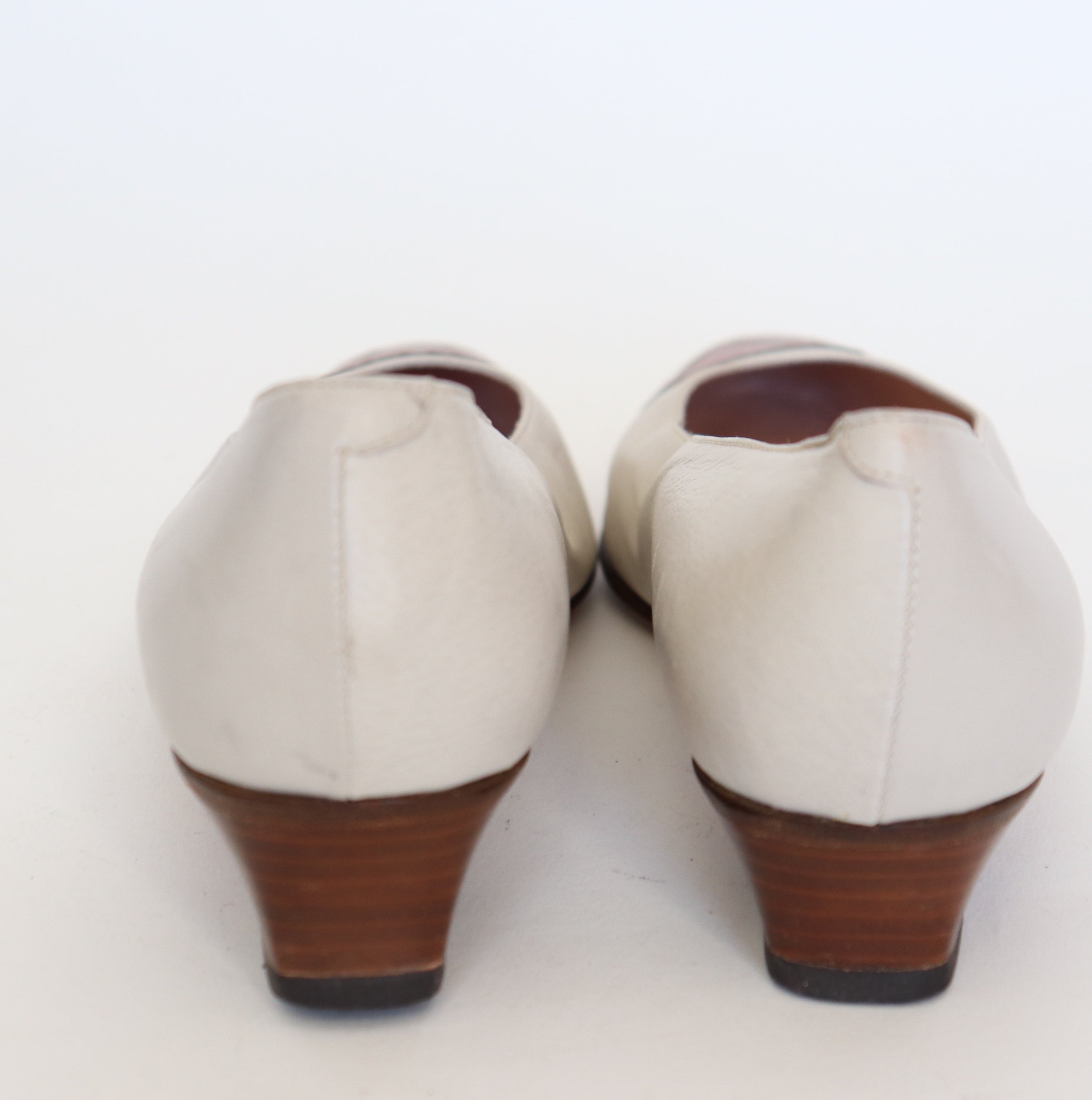 Leather Vintage Cap Toe Pumps - Cream - SchuhSade - Fit  39 / UK 6 NARROW
