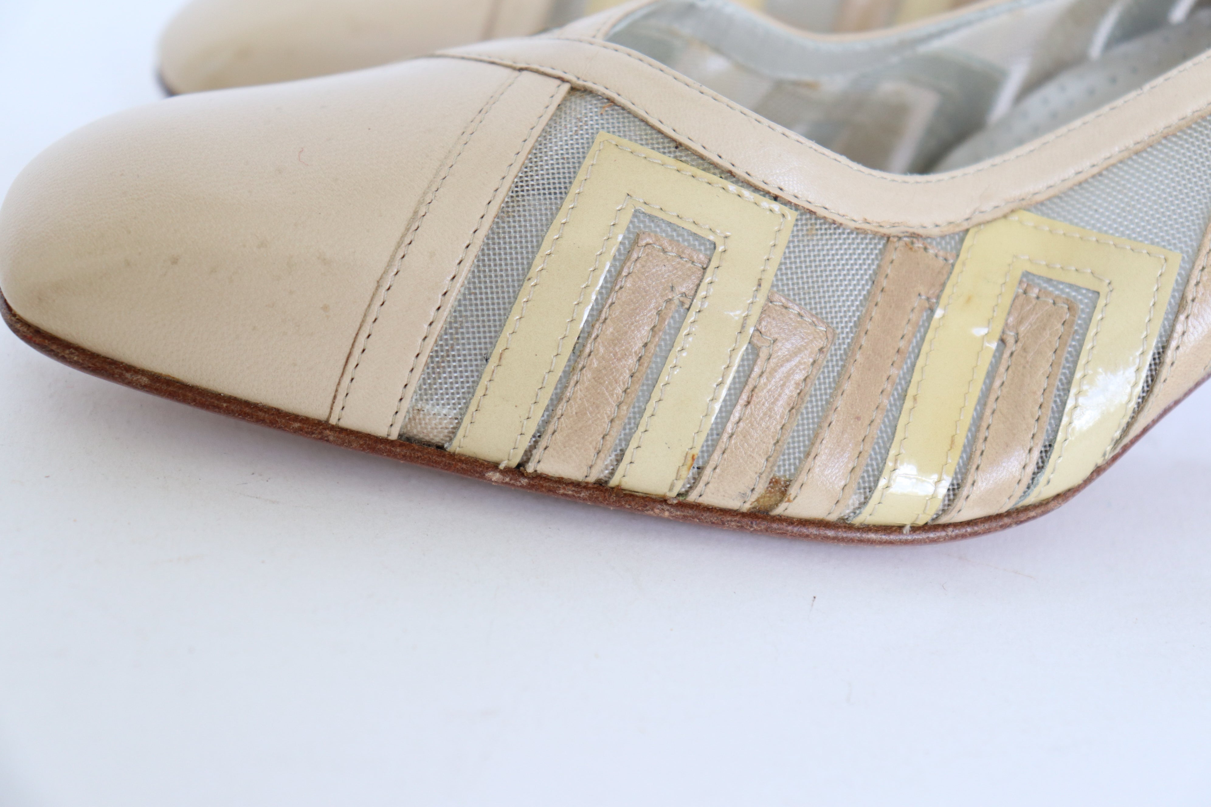 Vintage 80s Leather / Mesh Cream Heel Pumps -  39 / UK 6 (Narrow)