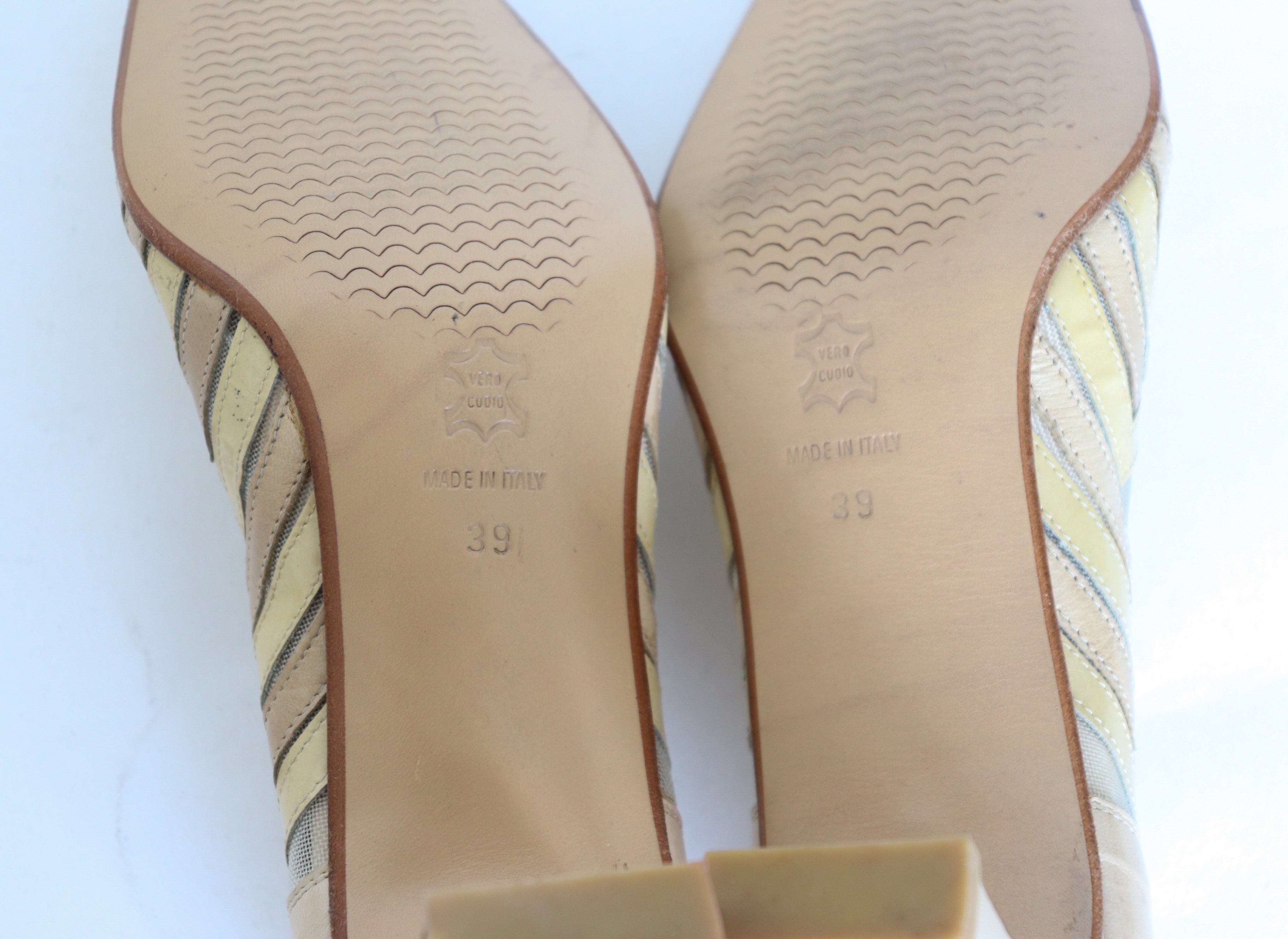 Vintage 80s Leather / Mesh Cream Heel Pumps -  39 / UK 6 (Narrow)