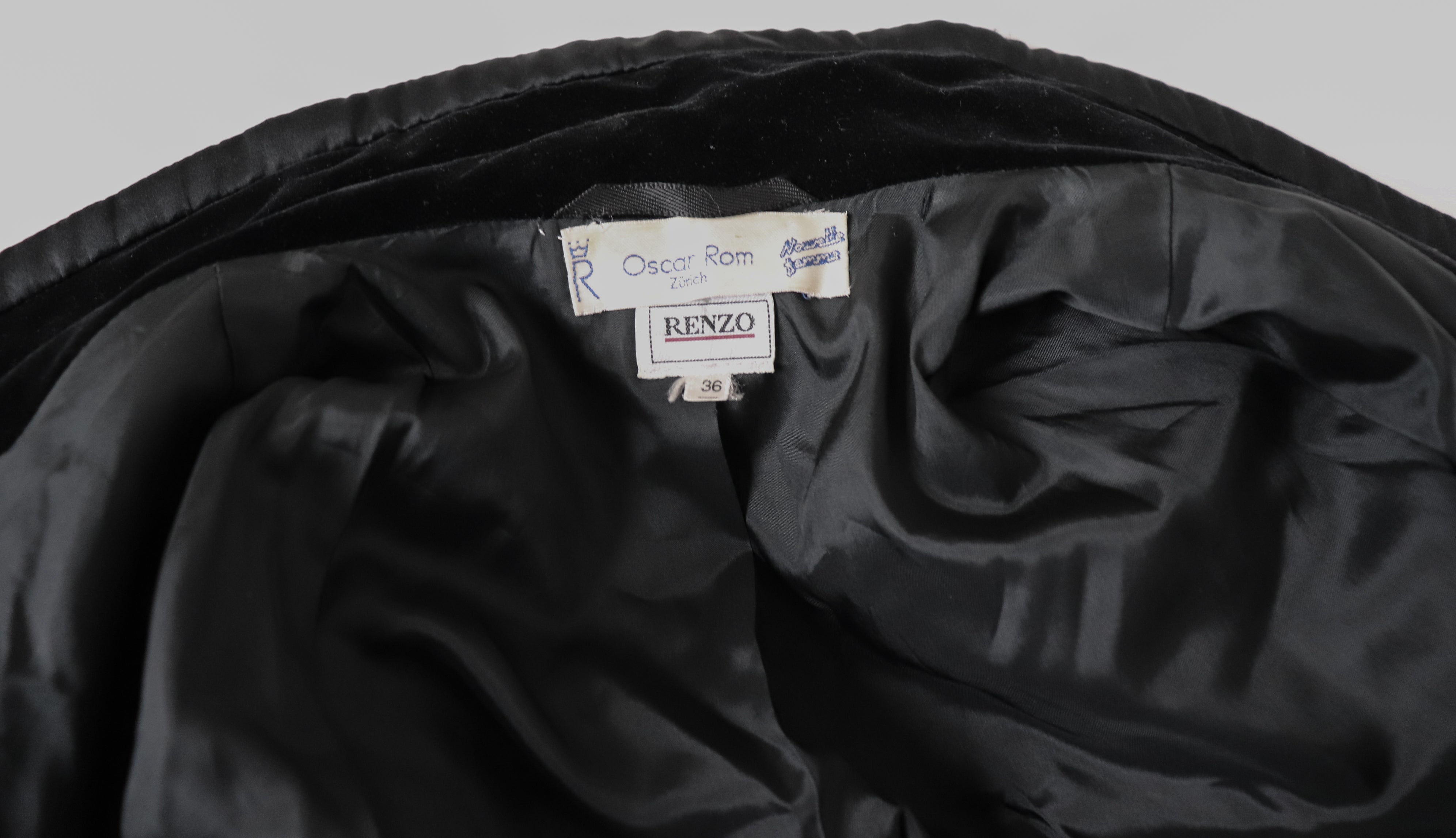 Black Velvet Evening Blazer / Jacket - Oscar Rom Zurich - Vintage - Label 36 - Fit M / UK 12